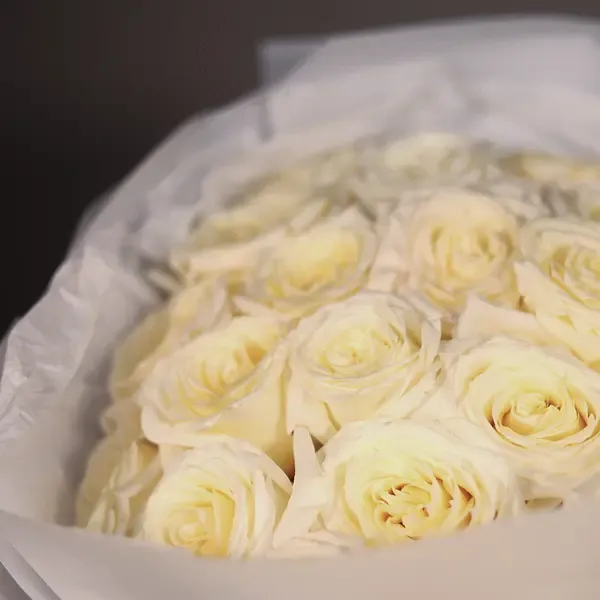 Candle Light Long Stem Roses Bouquet