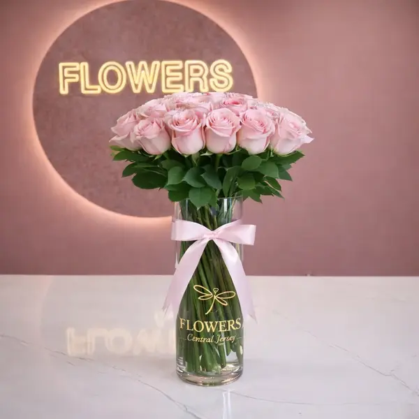 Light Pink Long Stem Roses in Signature Vase