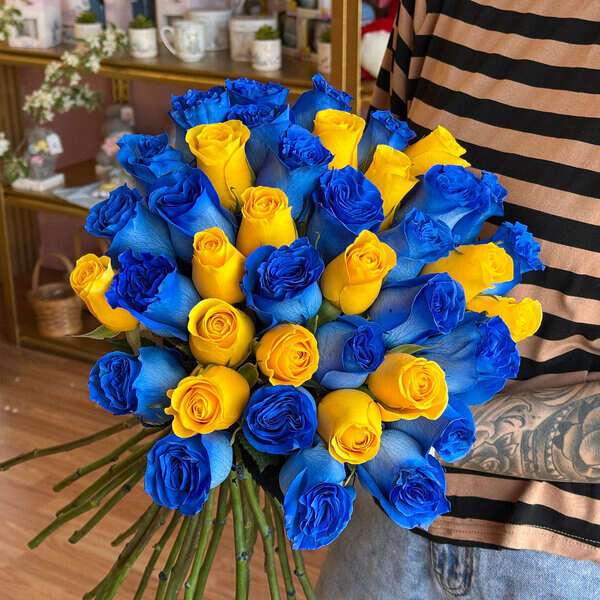 Yellow & Blue Roses Mix Bouquet