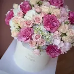 GABRIELLE Hydrangea & Garden Roses Flower Box